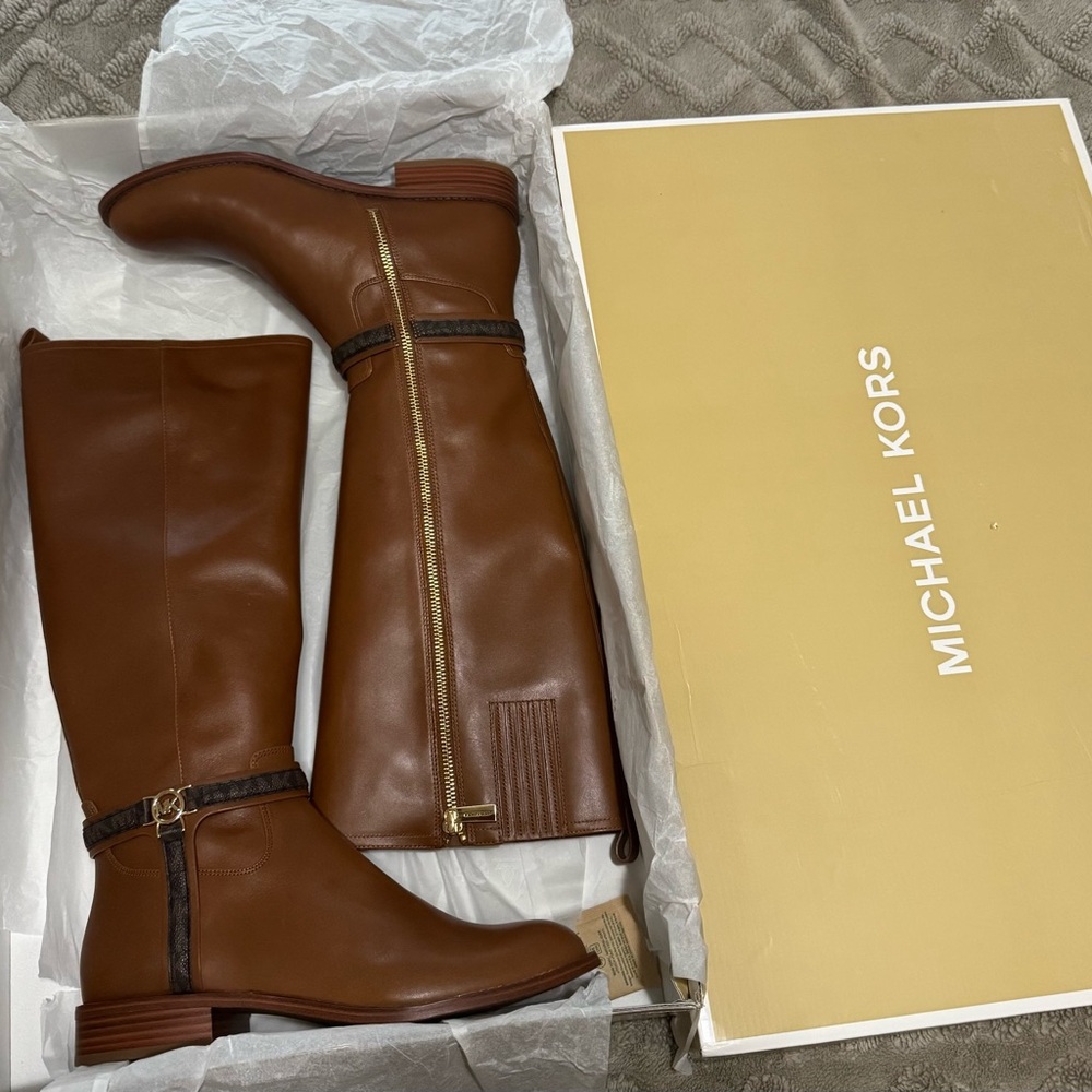 Michael Kors Mindy Boot - Picture 2 of 8